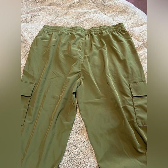 Mondetta lightweight Hiking Cargos - Picture 2 of 5